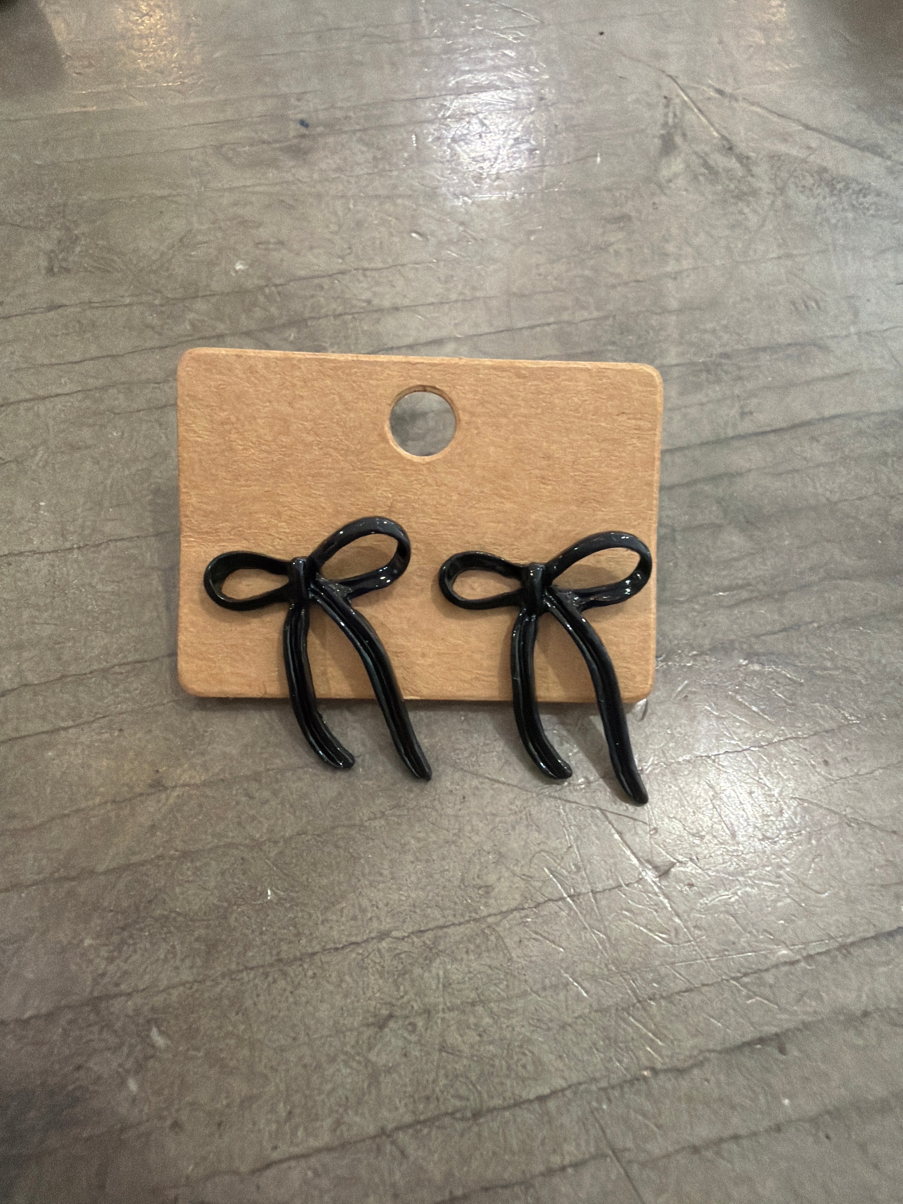 Black Bow Stud Earrings L