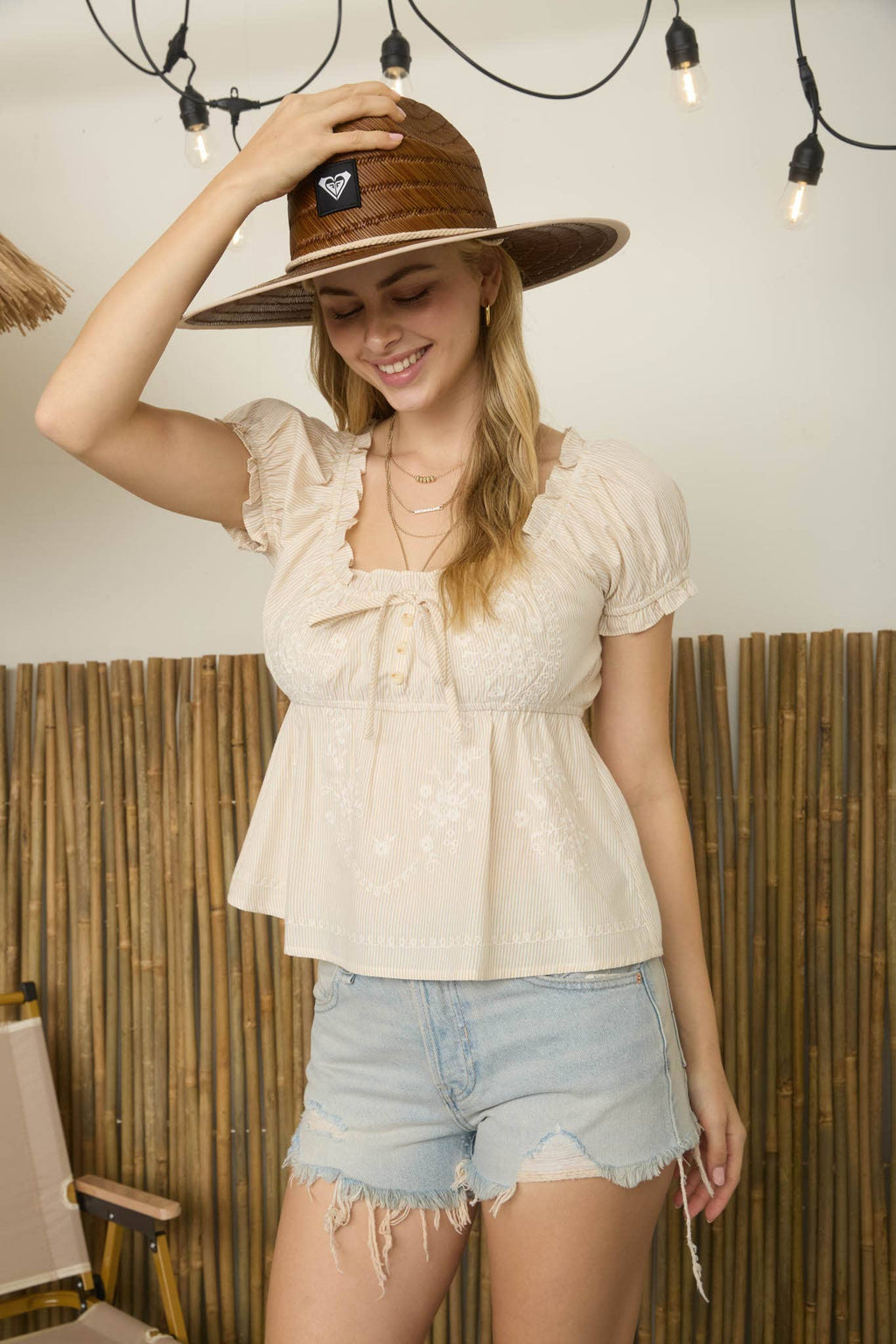 Embroidery Puff Sleeve Top