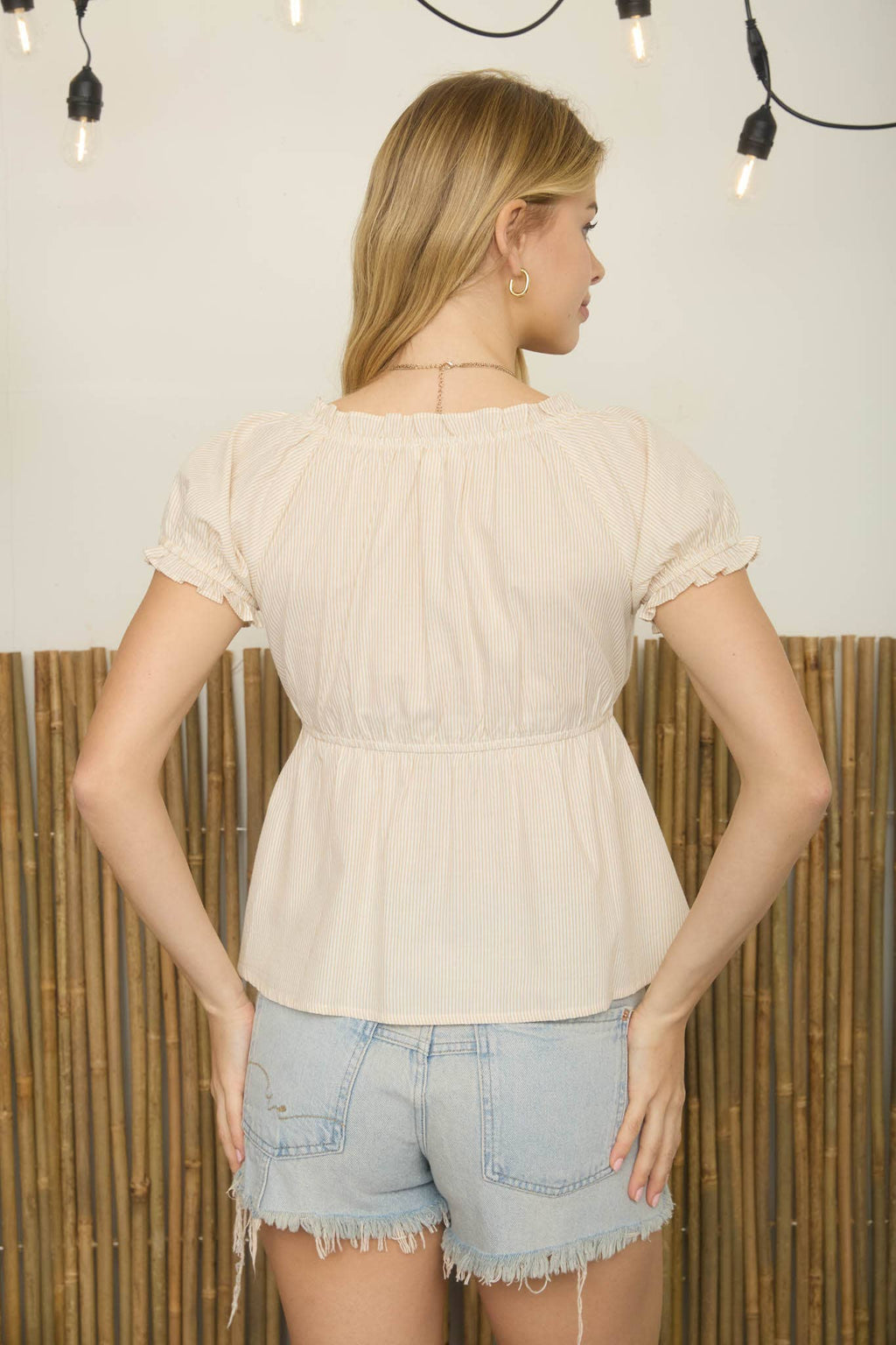 Embroidery Puff Sleeve Top